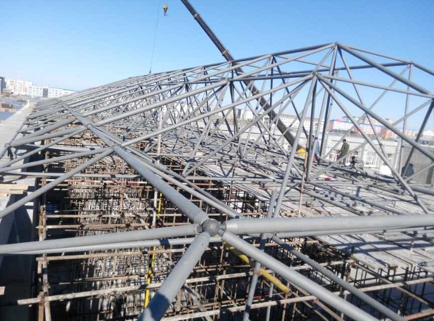 新疆商贸城屋顶网架工程